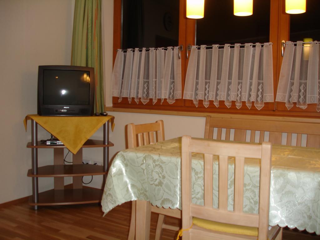 Ferienwohnung Haus Gföller Niederau Zimmer foto